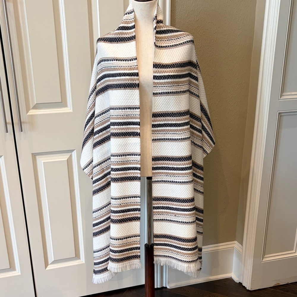 Ann Taylor Large Woven Blanket Scarf – Black, Tan & White 93"x 25"